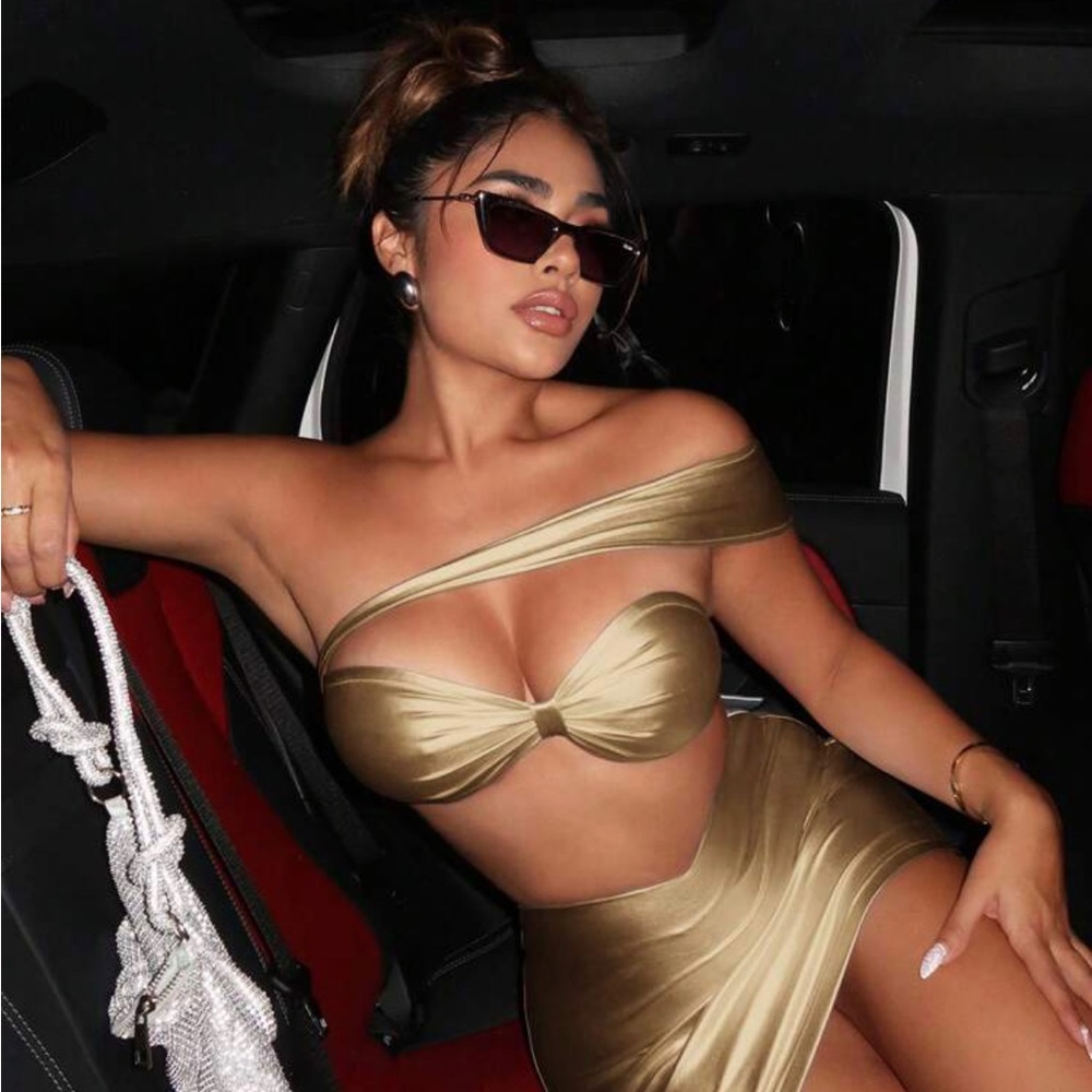 Two piece skirt outfit